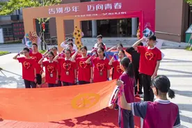 告别少先队，步入青春门图片