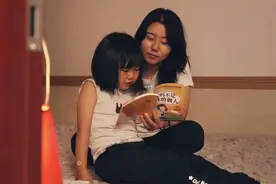 “我也想像妈妈一样教机器人说话”陕西贫困县发展“人工智能”贫困户直呼“高大上”图片