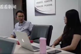 上海白领因疫情待业 兼职外卖骑手运营自媒体成“网红”图片