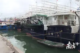 休而不闲，海陵区闸坡渔民利用“假期”维修渔船图片