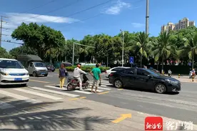 问政海南 | 网友建议海口南海大道明光酒店西侧前人行道装红绿灯 交警部门回复图片
