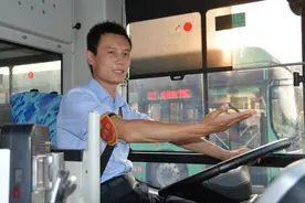 礼让斑马线手势语是啥样？了解一下图片