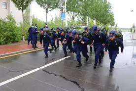 特勤精英巅峰对决赛燃爆比武场图片