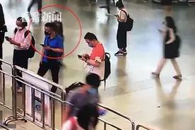 上课吃辣条被批评 10岁男孩与同学相约离家出走图片