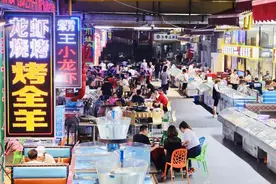 不怕忙就怕闲 这里的大排档是钱江新城最热闹的地方图片