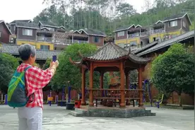 60岁老人想找个老伴不用儿养老 说出单身母亲的心酸图片