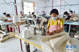 河北深泽：布艺产业助力农村妇女就业图片