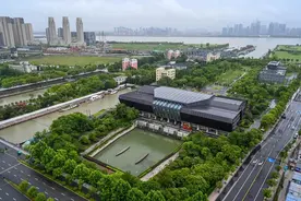 杭州：排涝泵站 严阵以待图片