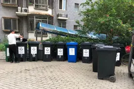 高层住宅楼面临垃圾桶“撤桶难”|垃圾分类满月考④图片