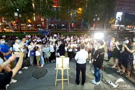 济南泉城路嗨了！明湖兄弟、连音社等20多位街头艺人齐亮相图片