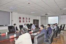 南岗区领导赴哈尔滨鲁商走访交流工作 保证招商引资顺利落地图片