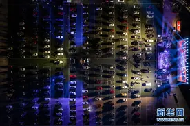 希腊雅典：疫情下的露天演唱会图片