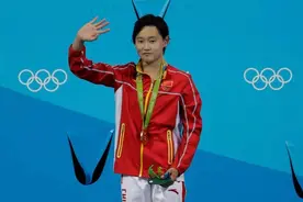 跳水小将35度室温穿羽绒服训练，只为克服体重和发育烦恼图片
