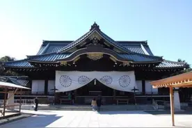 在靖国神社写仇视中韩言论的男子被捕，身份动机曝光图片