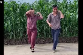 农民夫妻田间跳舞火了图片