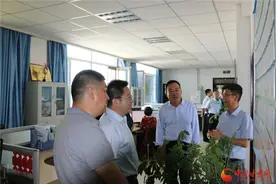 甘肃省商务厅纪检组长王建元一行在武威市调研指导电子商务工作图片