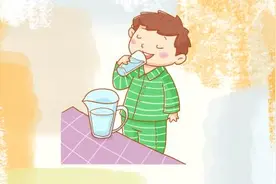 夏季饮水有讲究，正确姿势你get了吗？图片