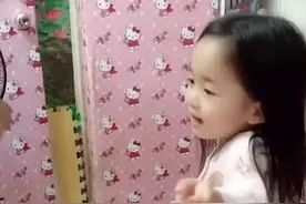 奶凶奶凶的女儿教训喝酒爸爸：你每天就知道喝酒图片