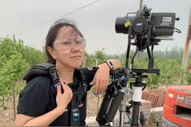 穿斯坦尼康的“女王”：负重七十斤拍电影，称一路除了硬撑没别的图片