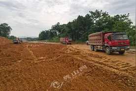 秀山县城至清溪场镇快速通道公路工程加快建设图片