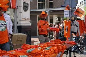 这一天，全荷兰都变成了跳蚤市场图片