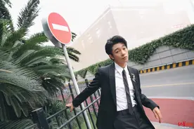 青春帅气，25岁却被叫老张│张宥浩：我还有好多面大家没看到图片