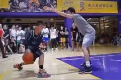 独臂篮球少年回应走红，库里又给他录祝福视频了图片