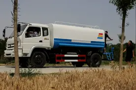 菏泽郓城：“洒水车销售员”变身“消防安全员”图片