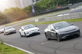 “纯电三剑客”之争 小鹏P7能赢吗？图片