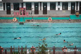 济南黑虎泉泉水浴场恢复开放 须实名预约入场图片