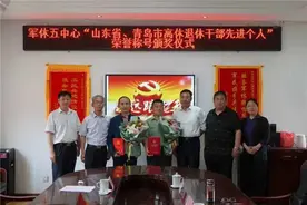 青岛：退休不退志，奉献永远都是进行时图片