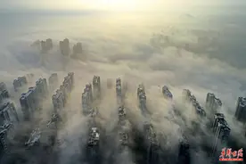 雾漫星城美图片