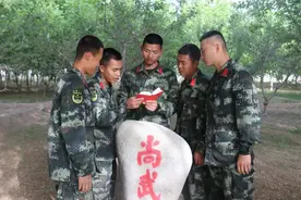 那些诗词里，有他们忠诚和坚守的密码！图片