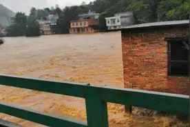 暴雨来袭，5人失联8个乡镇20个村进水视频封面