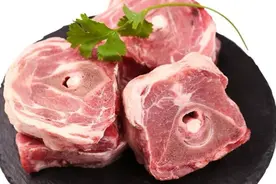 猪身上“这个部位”再美味也别吃！8类常见食物可能暗藏“毒素”图片