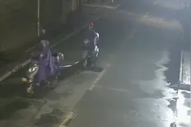 深夜，一对父子冒雨骑行绕圈数小时？真相让人大跌眼镜视频封面