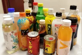 一瓶饮料≈15块方糖！医生把18款热门饮料含糖量全测了一遍图片