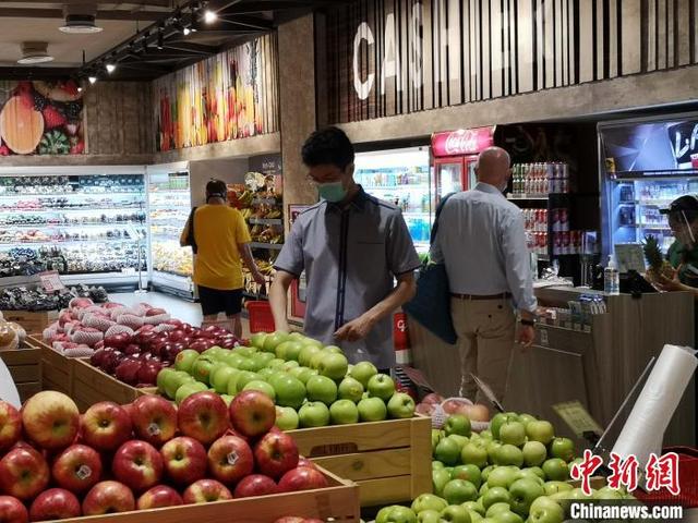印尼首都雅加达“新常态”前“过渡期”首日见闻