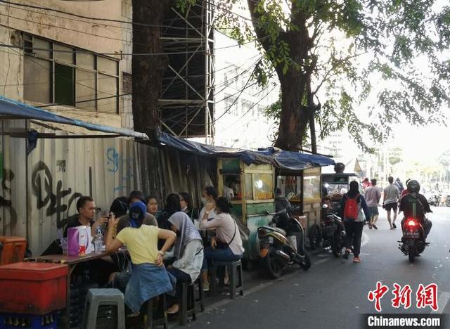印尼首都雅加达“新常态”前“过渡期”首日见闻
