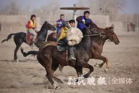 叼羊赛马：扣人心弦的马上游戏图片