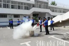 美食街着火？别慌，是演练图片