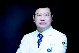 青岛大学附属医院急诊科名誉主任周长勇：潜心近四十载 争分夺秒为病人抢得生的希望图片