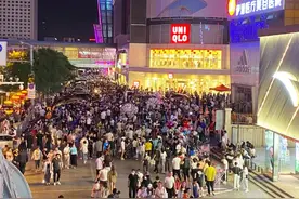 呼和浩特“夜市”重燃人间烟火，热闹而有序图片