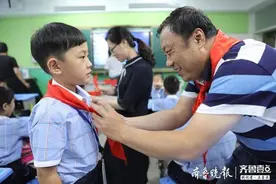 红领巾我为你骄傲！德州市实验小学举行一年级学生入队仪式图片