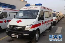 时间就是生命！私家车遇到救护车不避让，罚单来了图片