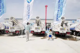 北京百台电动抑尘车，喷雾百米零排放图片
