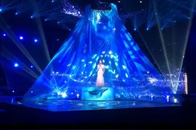 徐攀化身华丽美人鱼，献唱CCTV3《越战越勇》图片