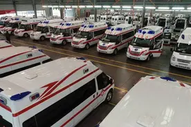 请为生命让道！一私家车遇救护车不避让，通报和罚单都来了图片