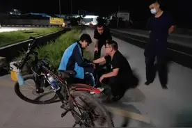 治庸·便民| 懵懂少年厌学出走，暖心民警开导劝回图片