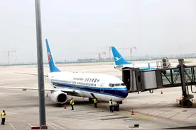 武汉北京航线复航后首班航线抵京 东航后天恢复同一航线图片